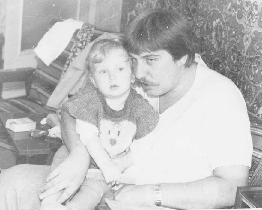 Александр Аксенов и маленький Николай, около 1995 года