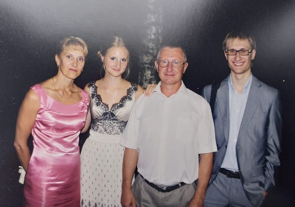 Семья Яцунов (слева направо): Светлана, Анастасия, Сергей и Андрей