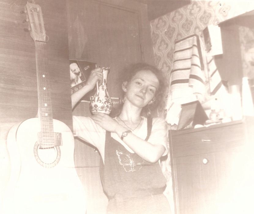 Инна Аксенова (Яворская), общежитие РХТУ, 1988 или 1989 год