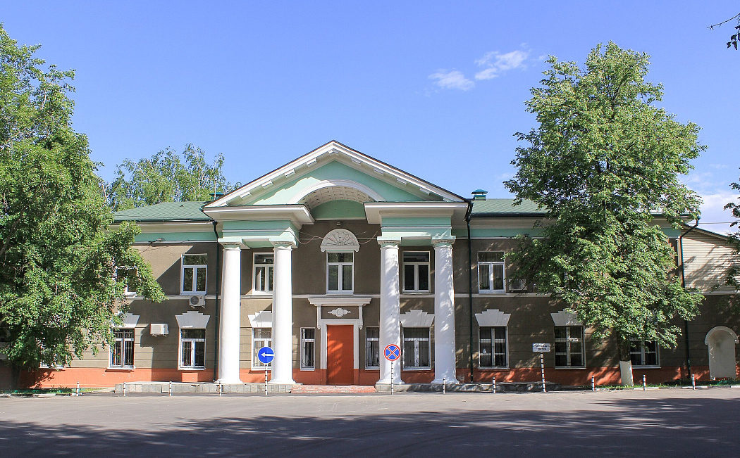 Проходная Предприятия по производству бактерийных и вирусных препаратов Института полиомиелита и вирусных энцефалитов имени М. П. Чумакова. Источник: Stolbovsky / Wikipedia